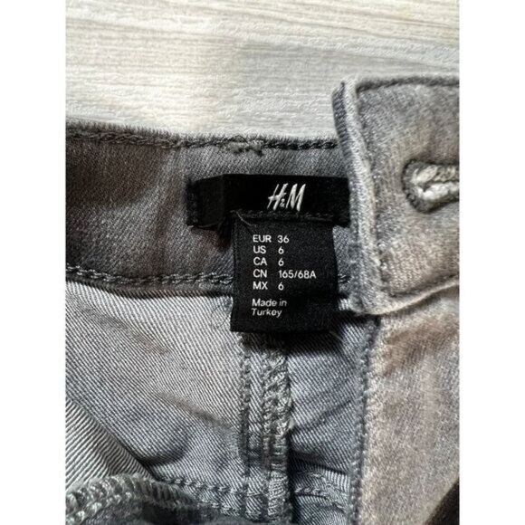 Gray Denim Skirt with Embroidery Stretchy Size 6‎ NWOT - Picture 3 of 6